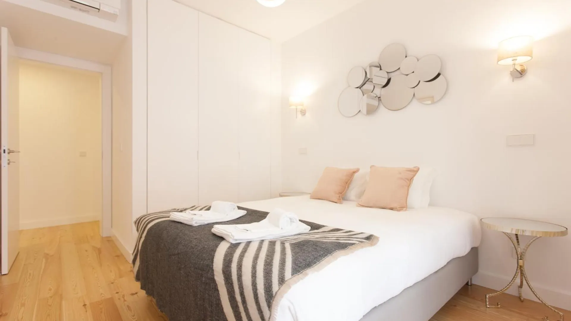 Mouraria Blue Three-Bedroom Apartment W/ Parking - By Lu Holidays Lisboa Portekiz