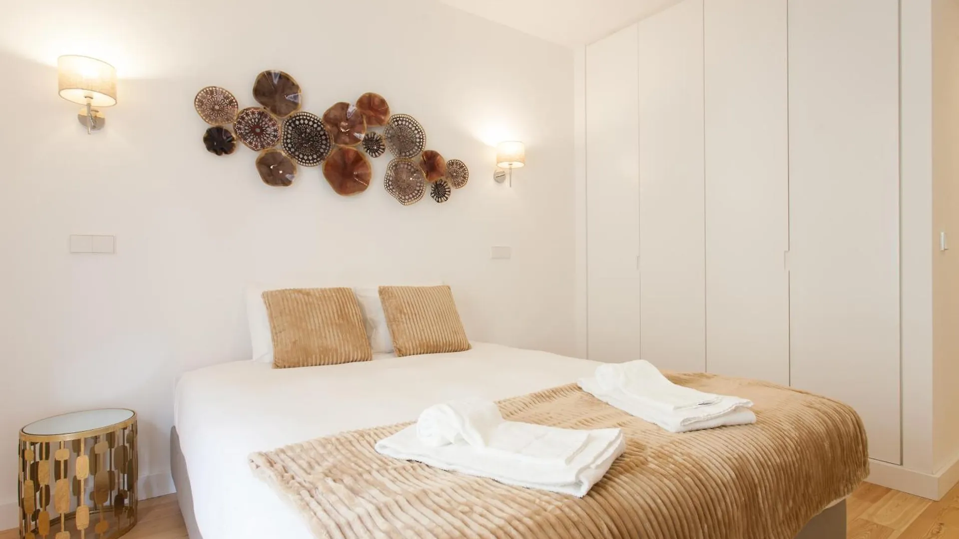 Mouraria Blue Three-Bedroom Apartment W/ Parking - By Lu Holidays Lisboa