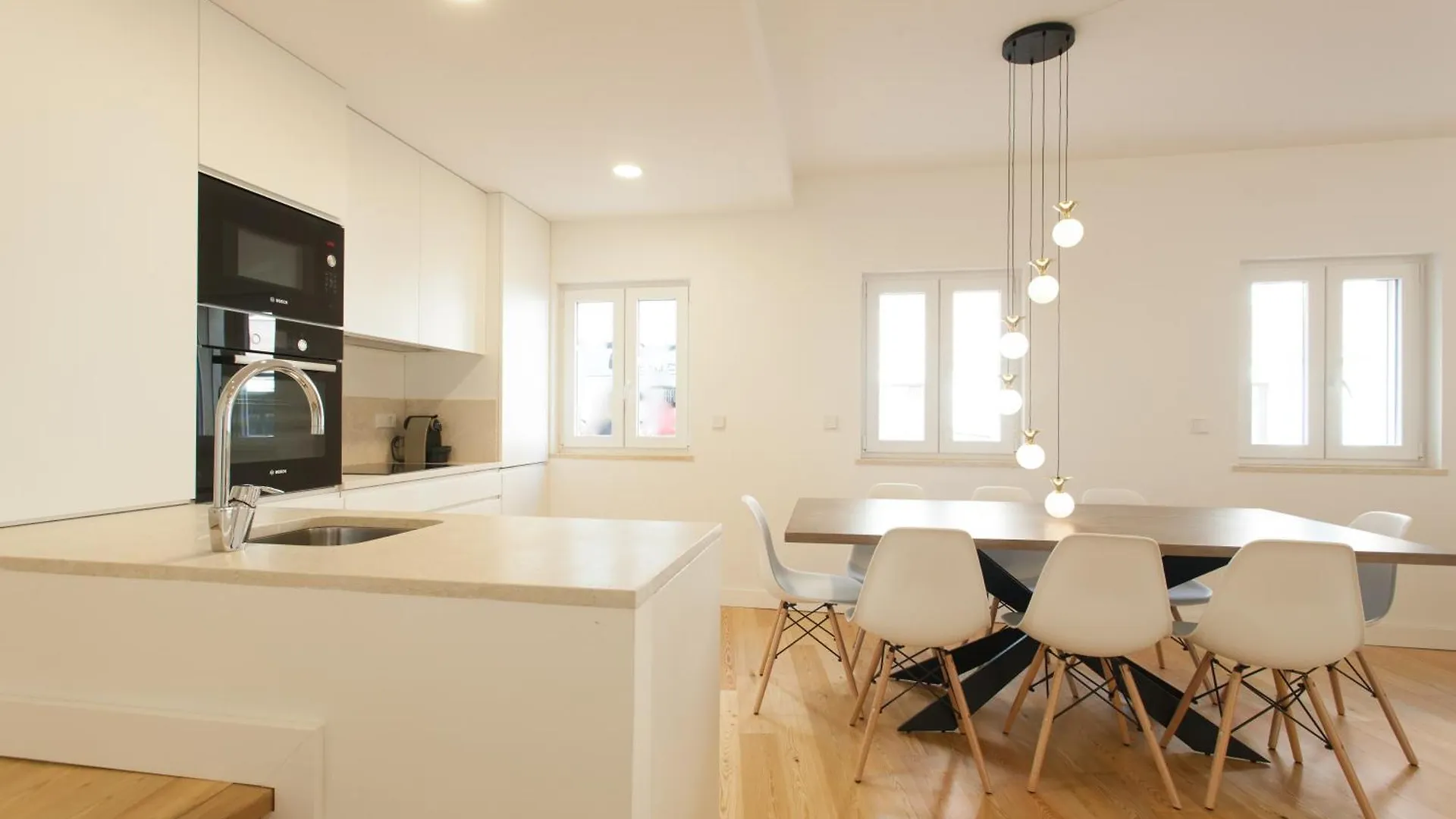 Mouraria Blue Three-Bedroom Apartment W/ Parking - By Lu Holidays Lisboa