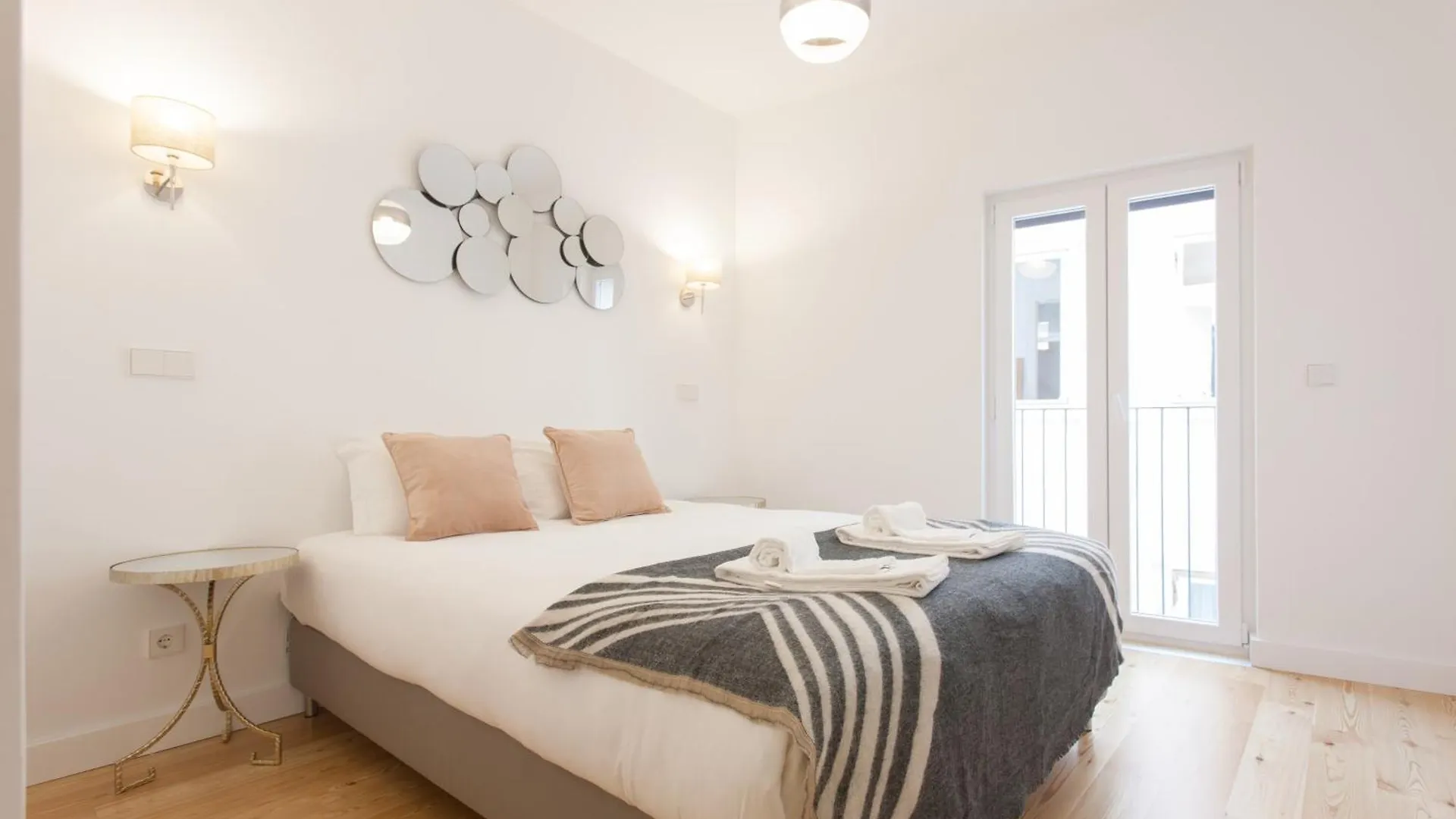 Mouraria Blue Three-Bedroom Apartment W/ Parking - By Lu Holidays Lisboa