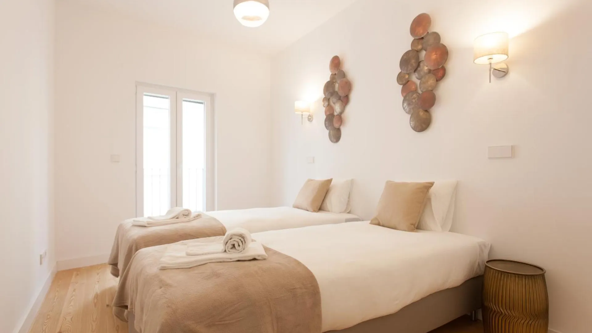 Mouraria Blue Three-Bedroom Apartment W/ Parking - By Lu Holidays Lisboa 0*,